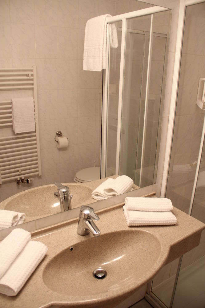Hotel Aurora Erlangen Hessdorf ภายนอก รูปภาพ
